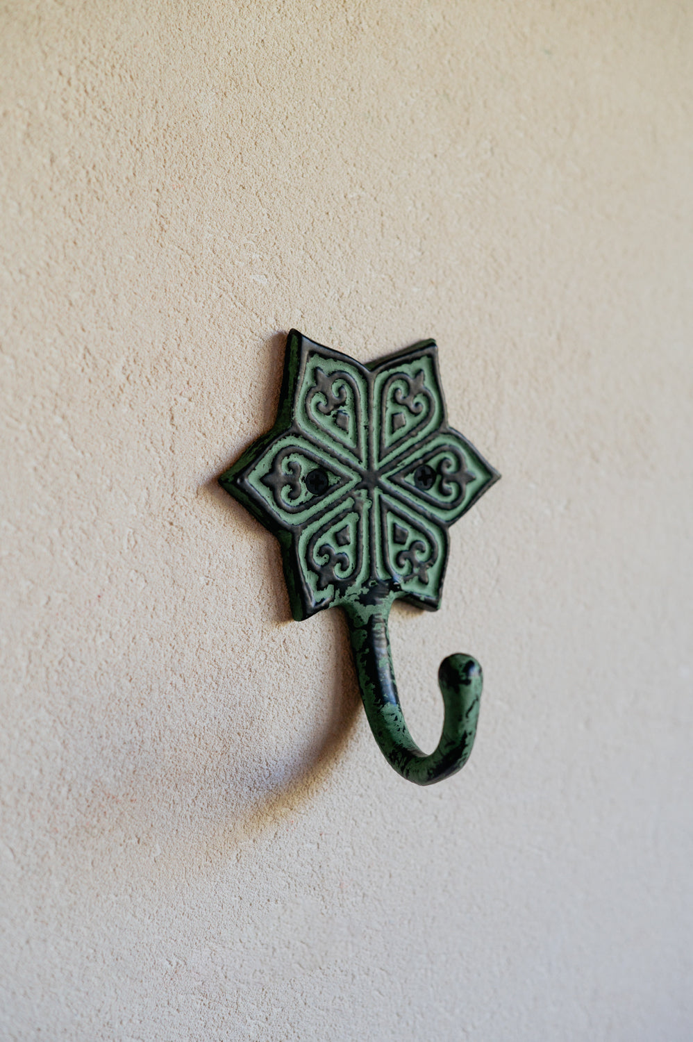 ווים, ידיות ופמוטים