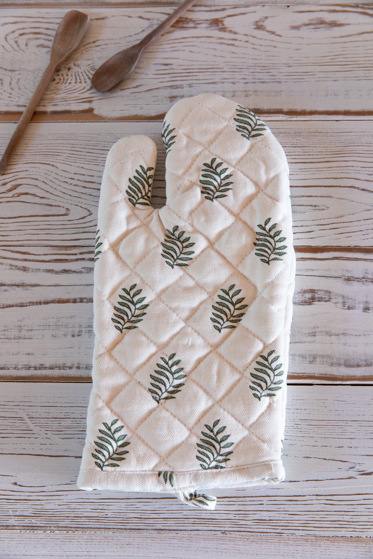 Checkered kitchen glove