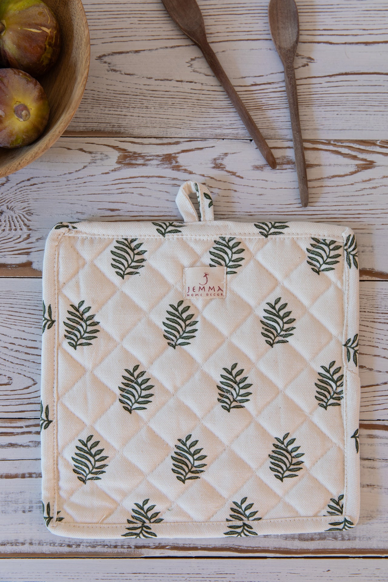 Slotted pot holder