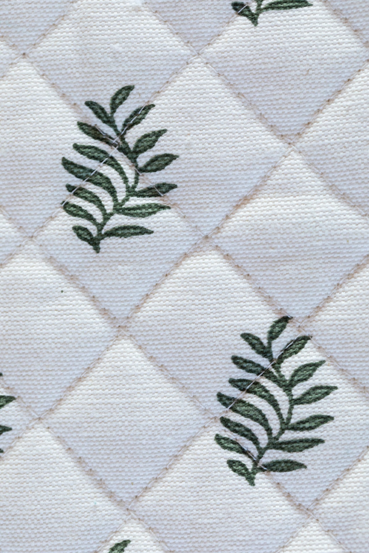 Checkered kitchen glove