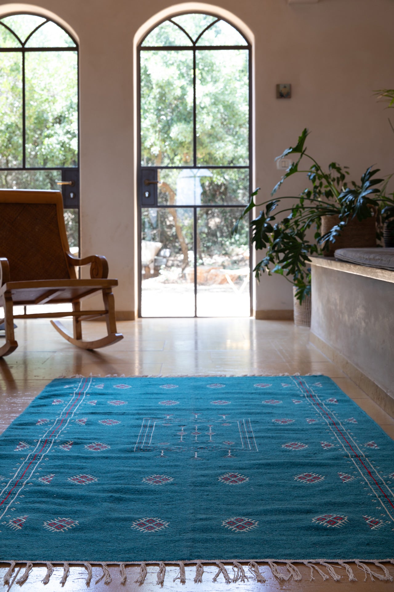 שטיח צמר טורקיז רקום