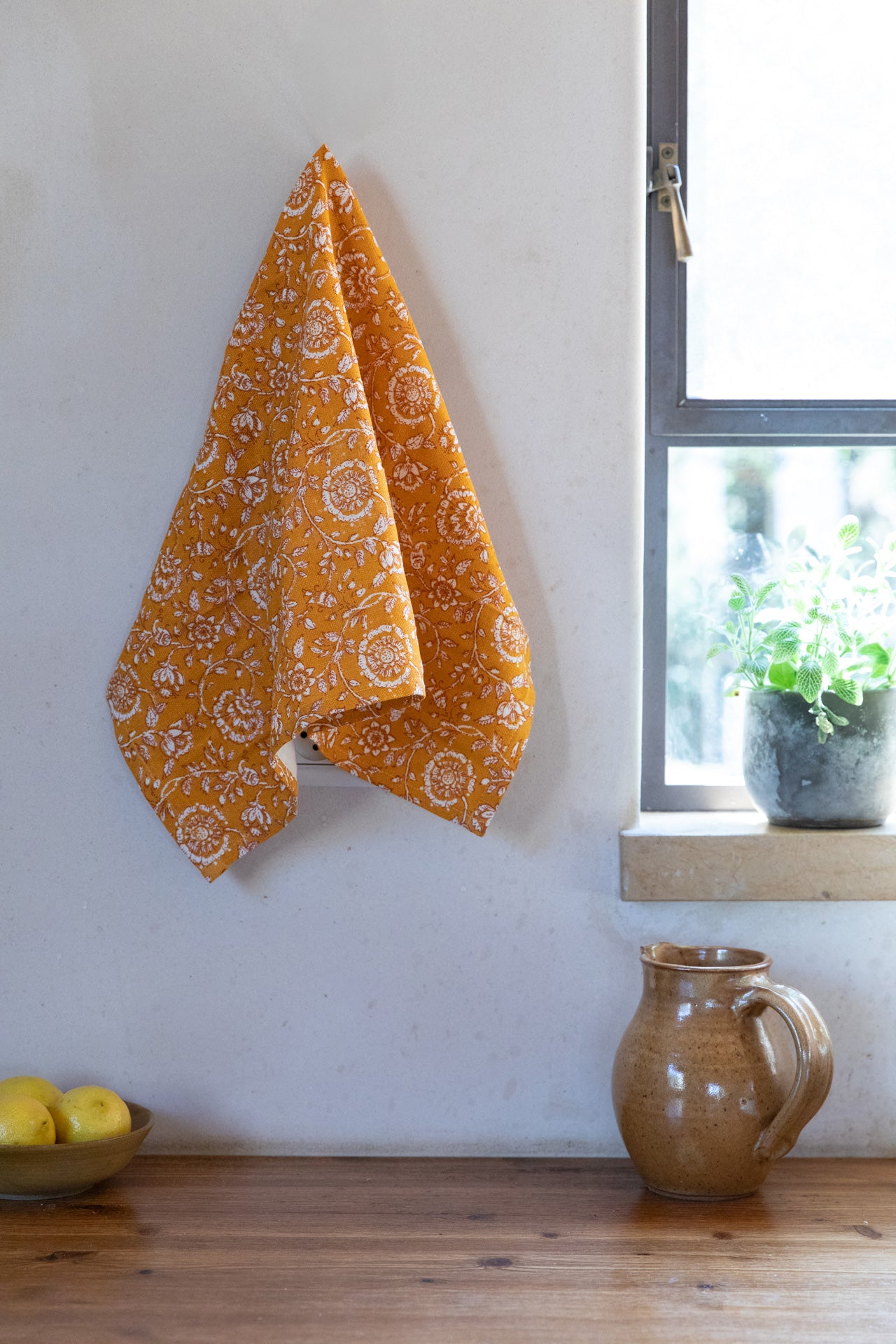 Pair of checkered flower towels