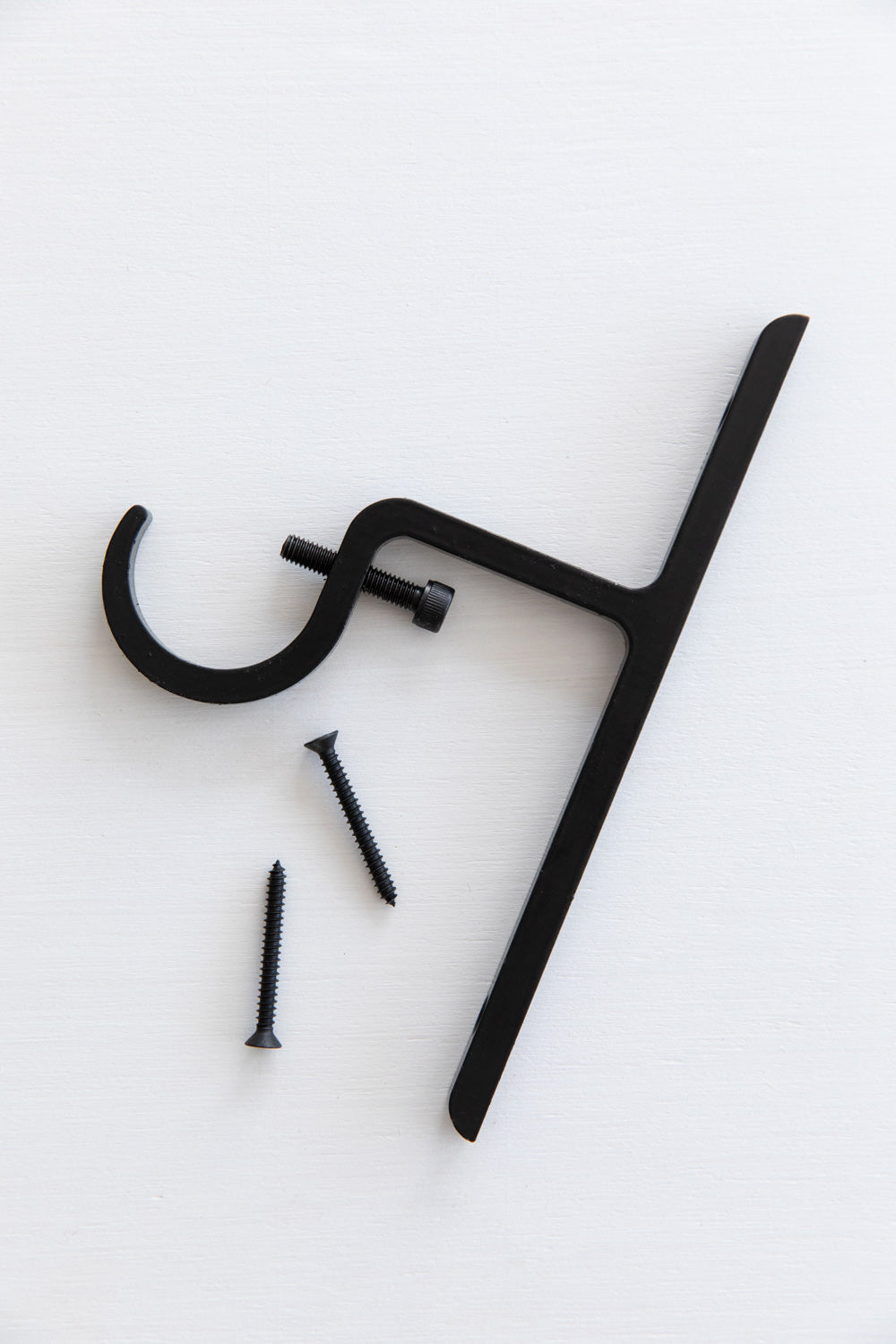 מתלה למוט וילון אלרון - שחור