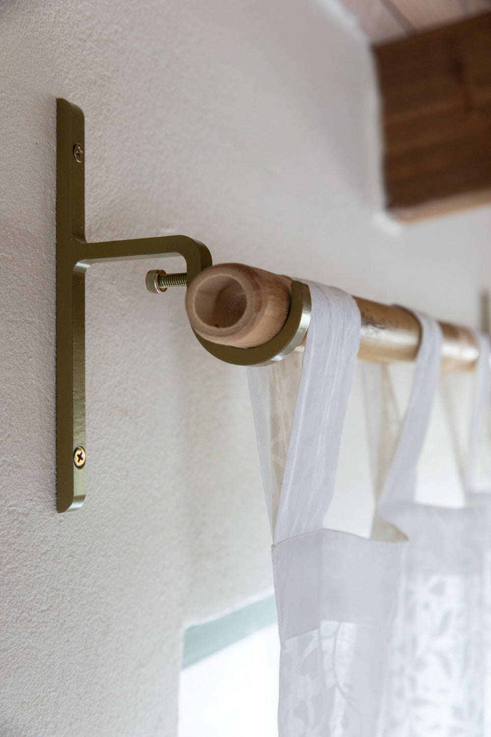 מתלה למוט וילון אלרון - מוזהב