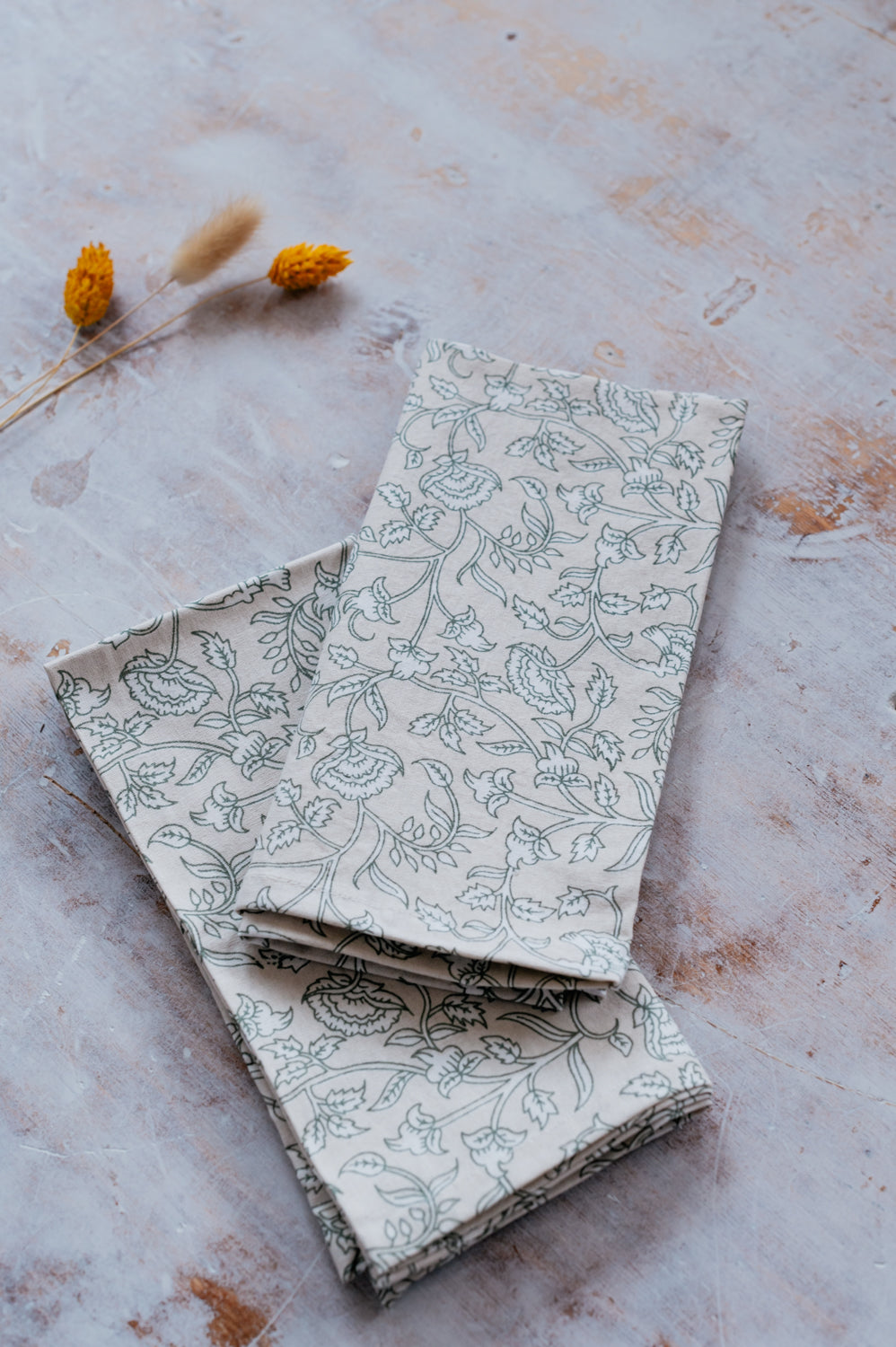 מפית "שקד" אפורה