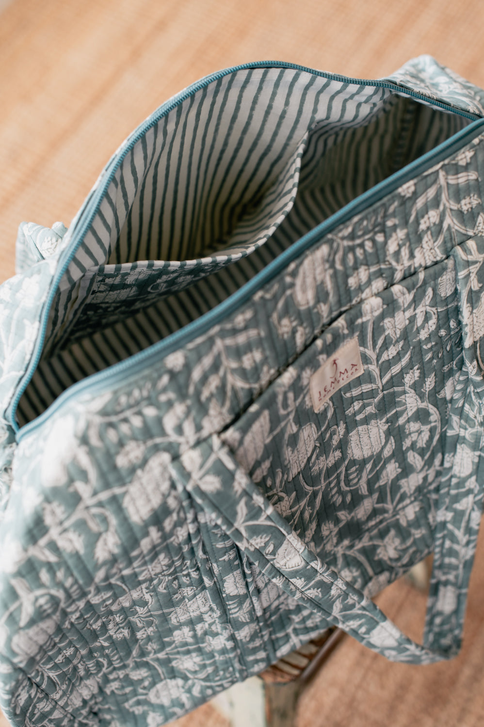 תיק נסיעות L "שקד"