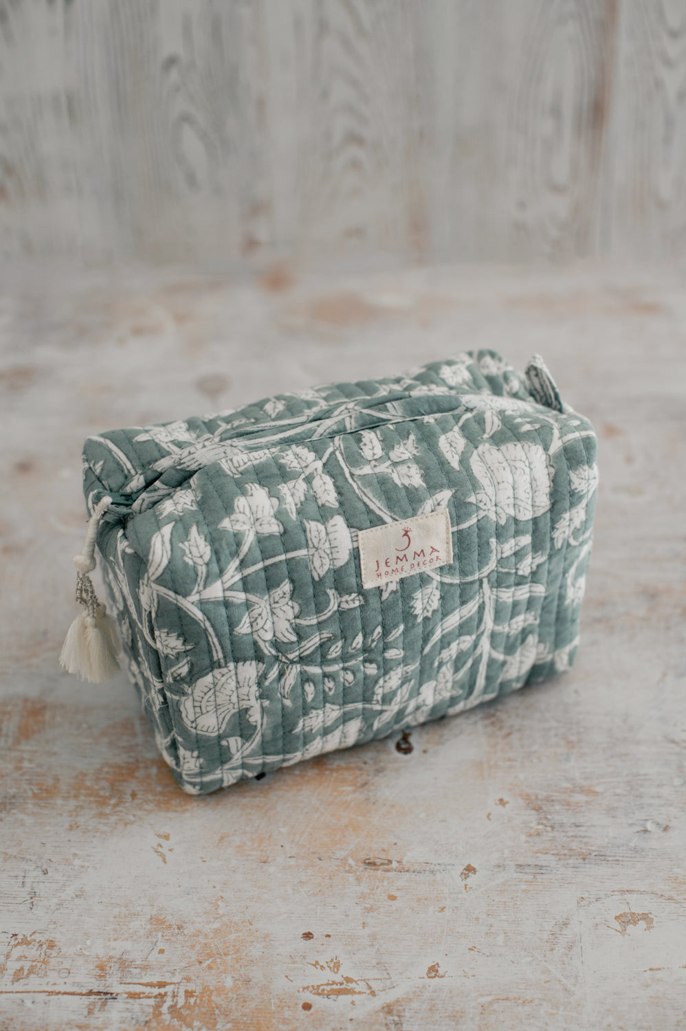 תיק איפור "שקד"