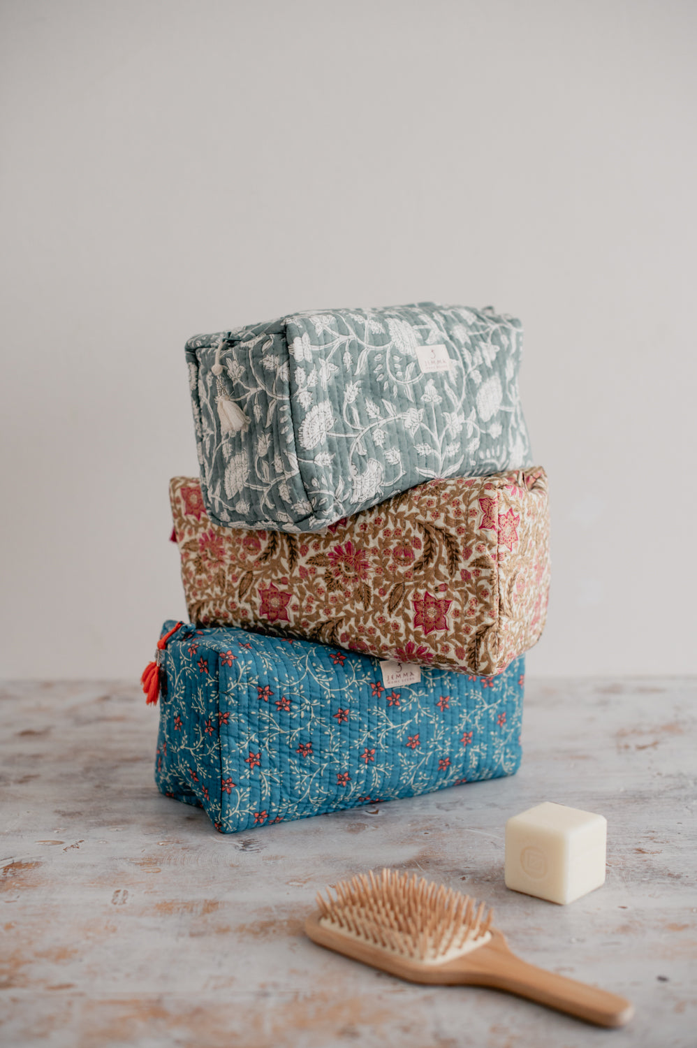 תיק רחצה "שקד"