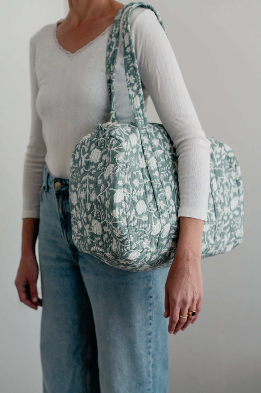 תיק נסיעות M "שקד"