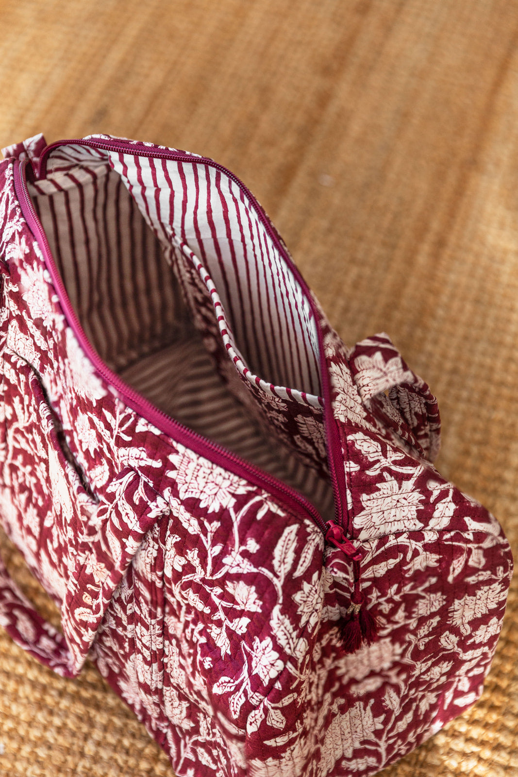 תיק נסיעות M "נופר" בורדו