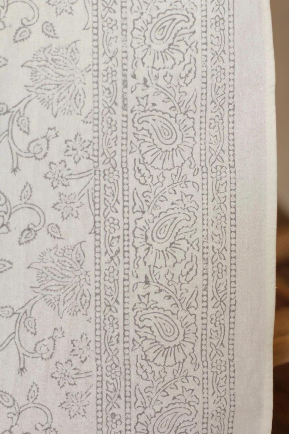 Gray "Andaman" tablecloth