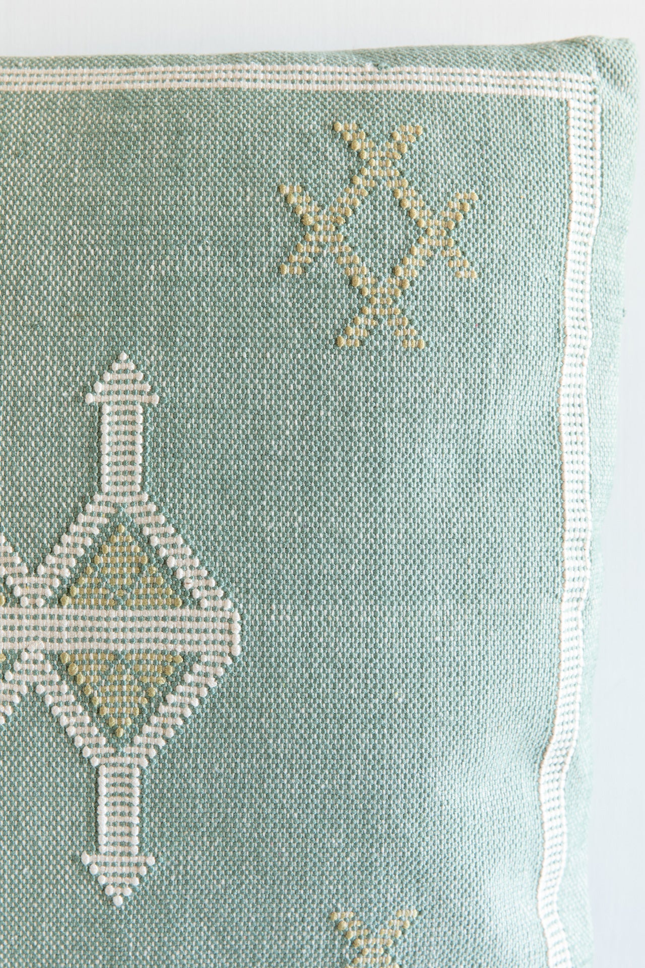 כרית רקומה מנטה 35X60