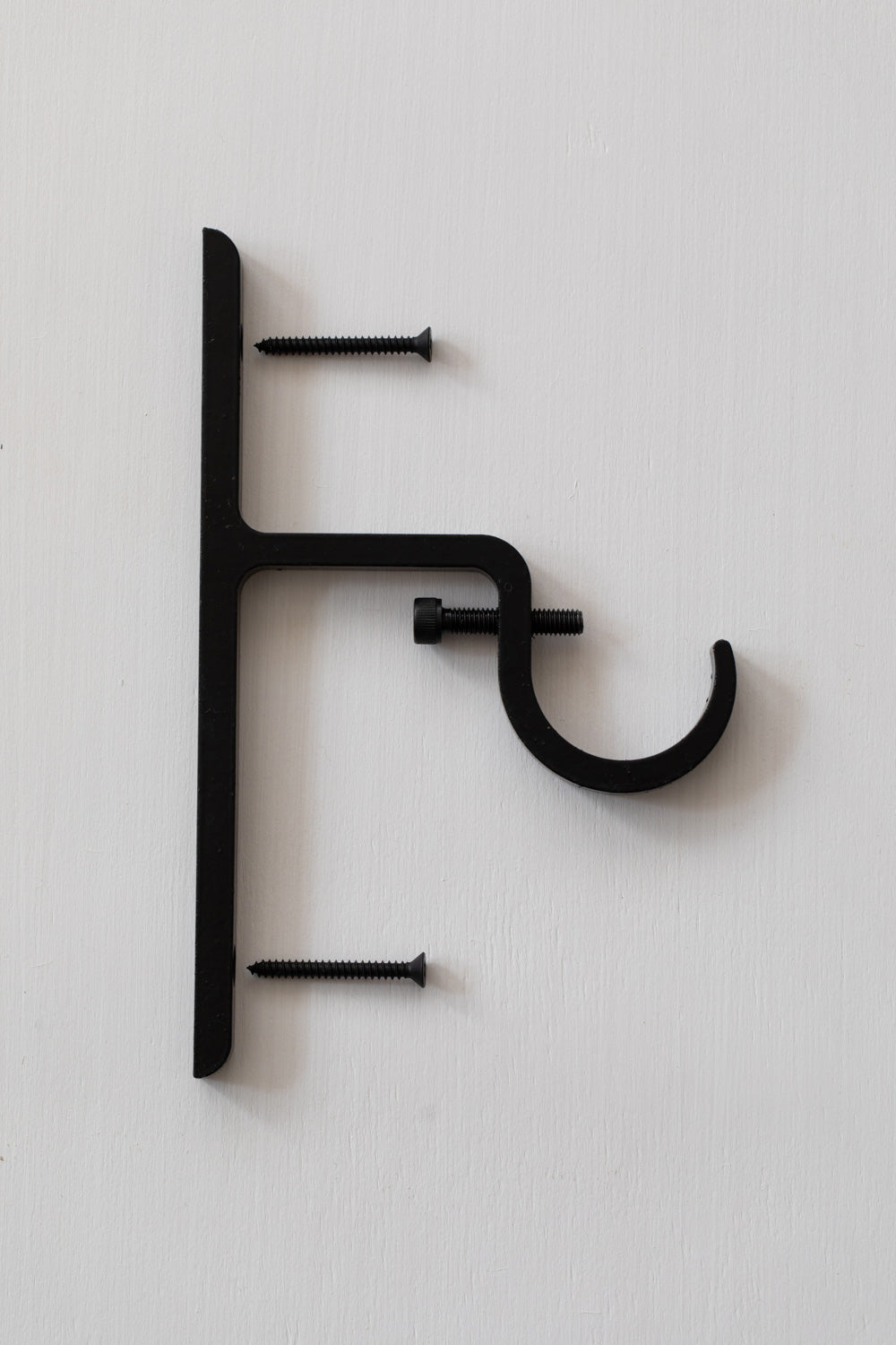 מתלה למוט וילון אלרון - שחור