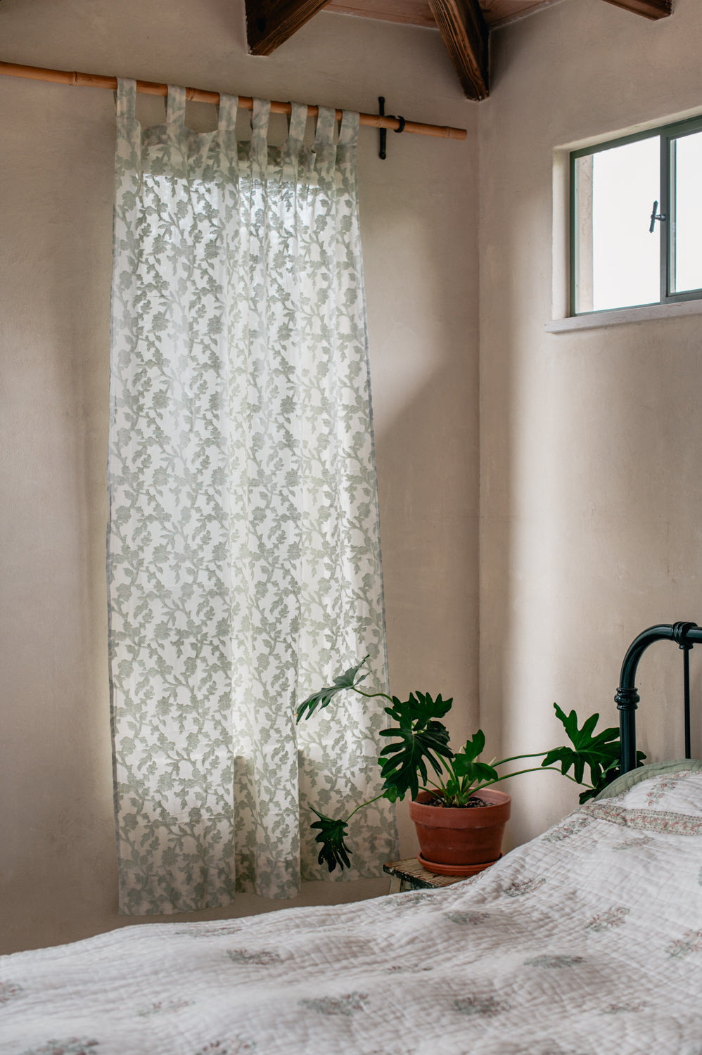"Susanna" woven curtain in green