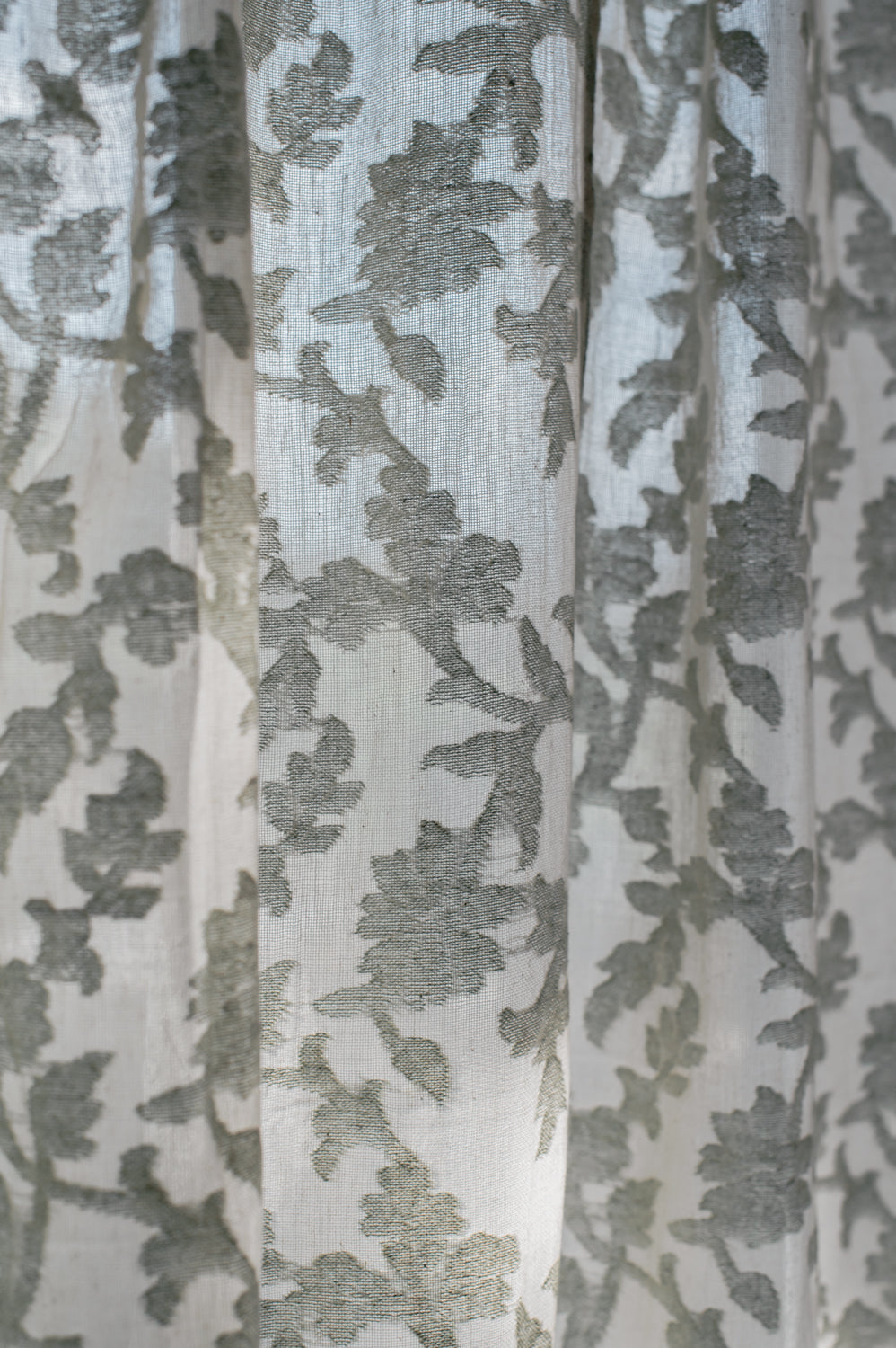 "Susanna" woven curtain in green