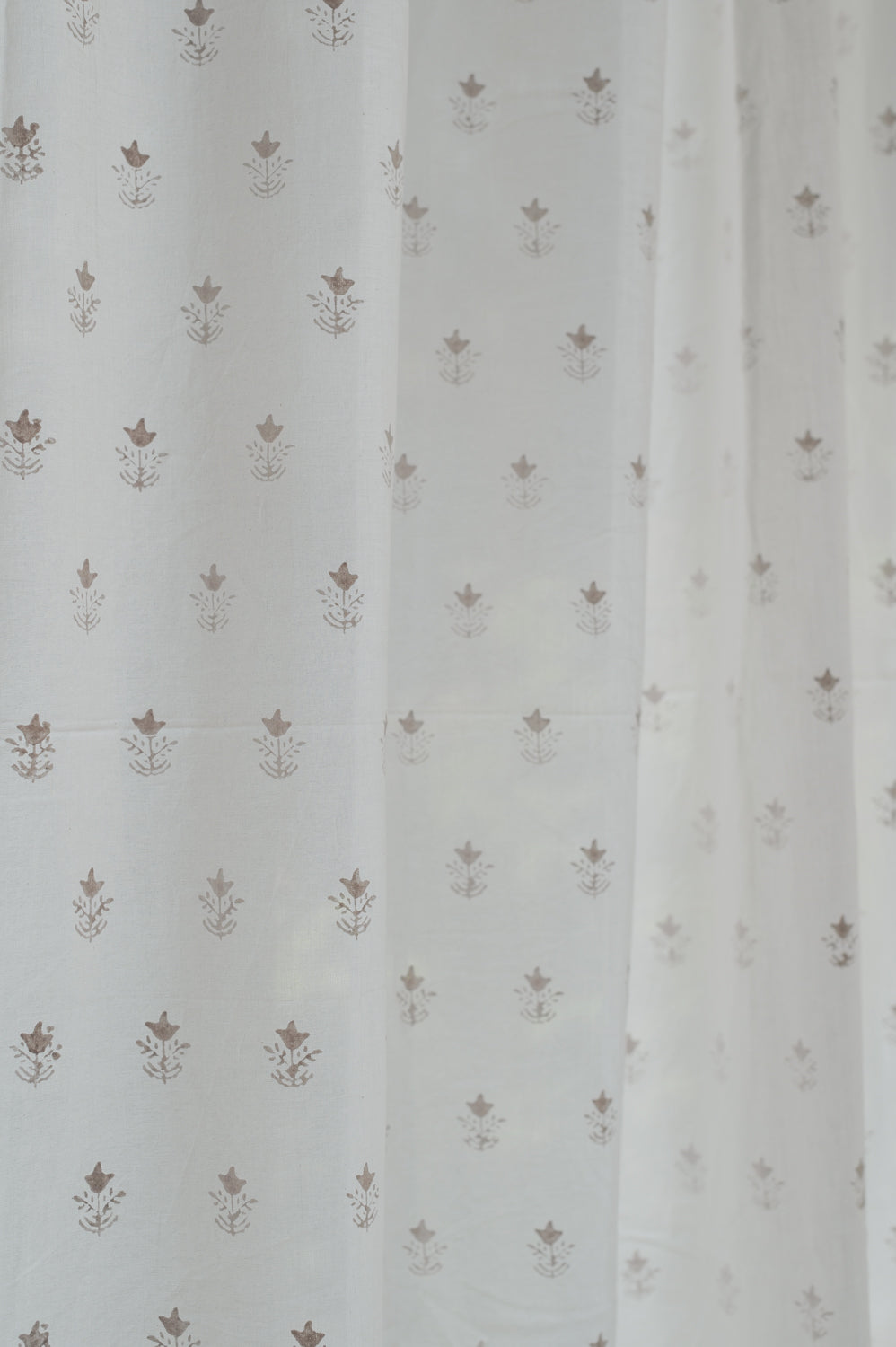 Printed curtain "Toulouse White"