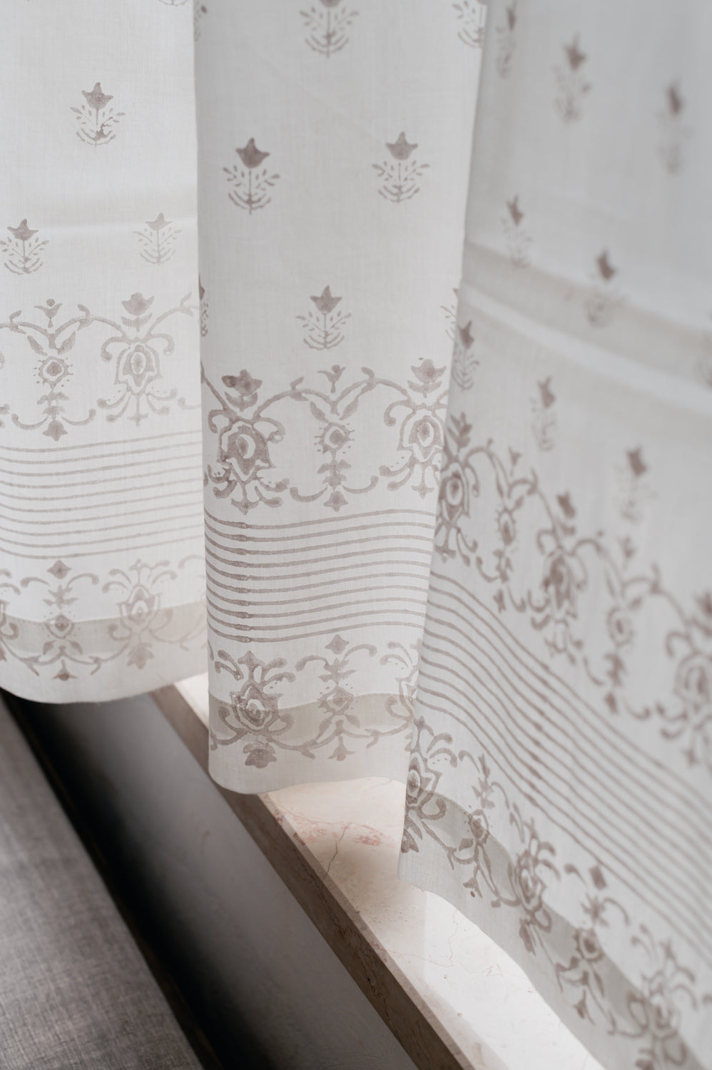 Printed curtain "Toulouse White"