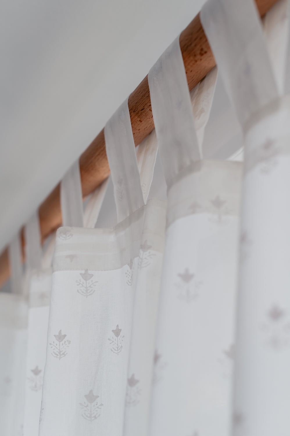 Printed curtain "Toulouse White"