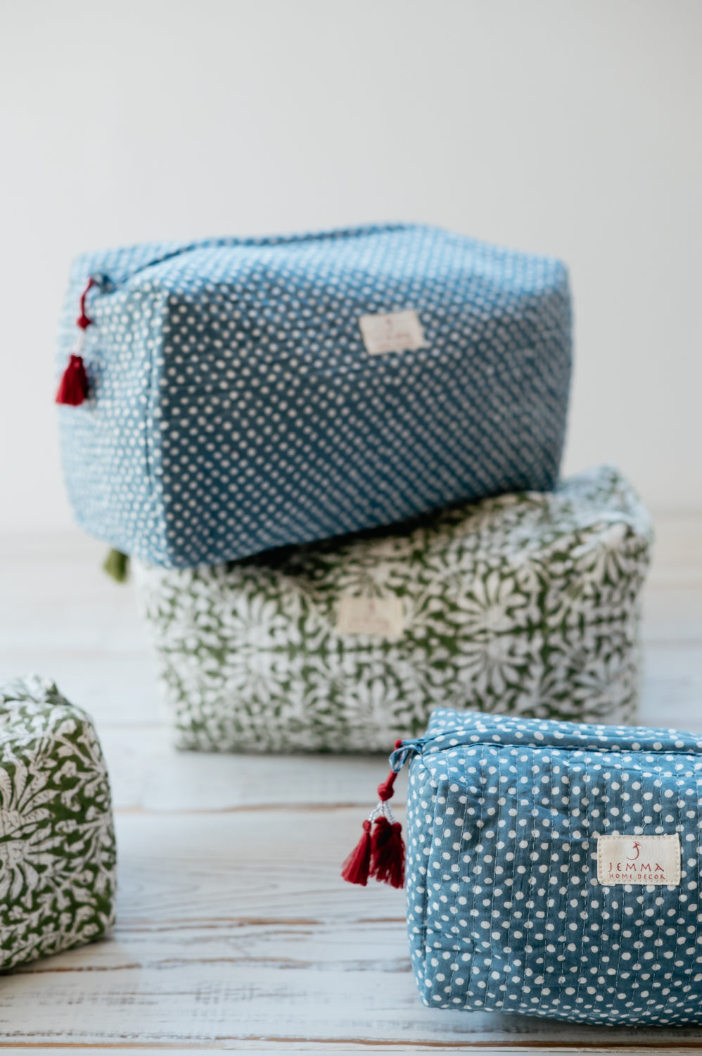 "Dotty" toiletry bag