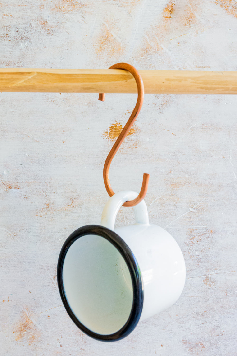 קרס תלייה ברונזה