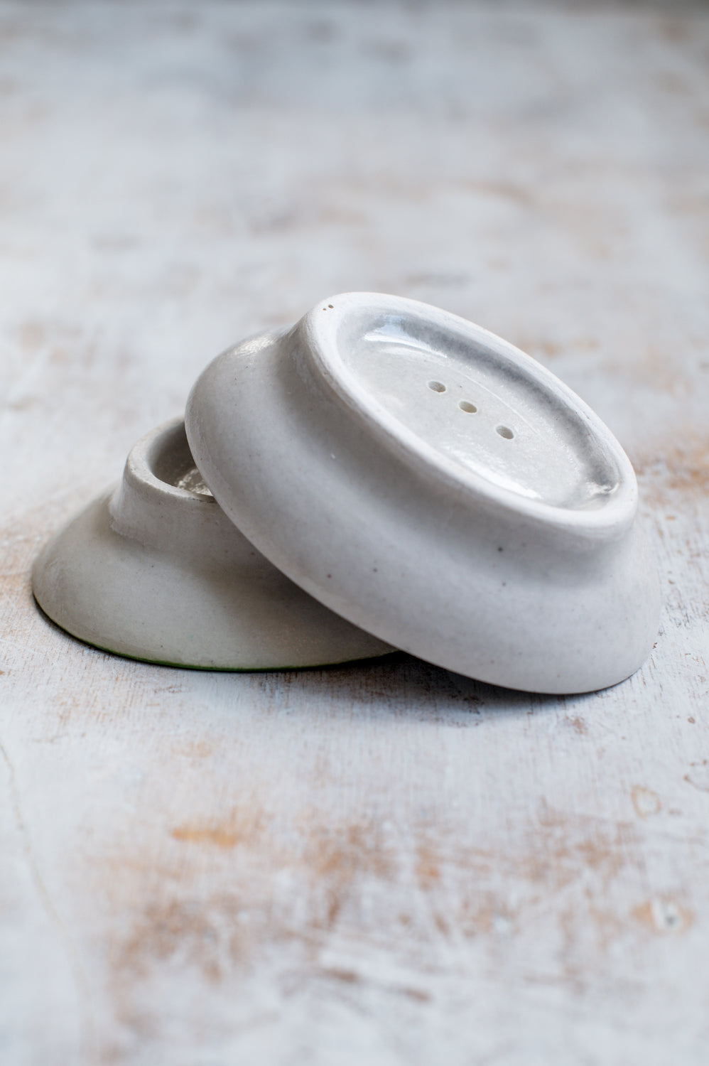 Tamar ceramic soap dish