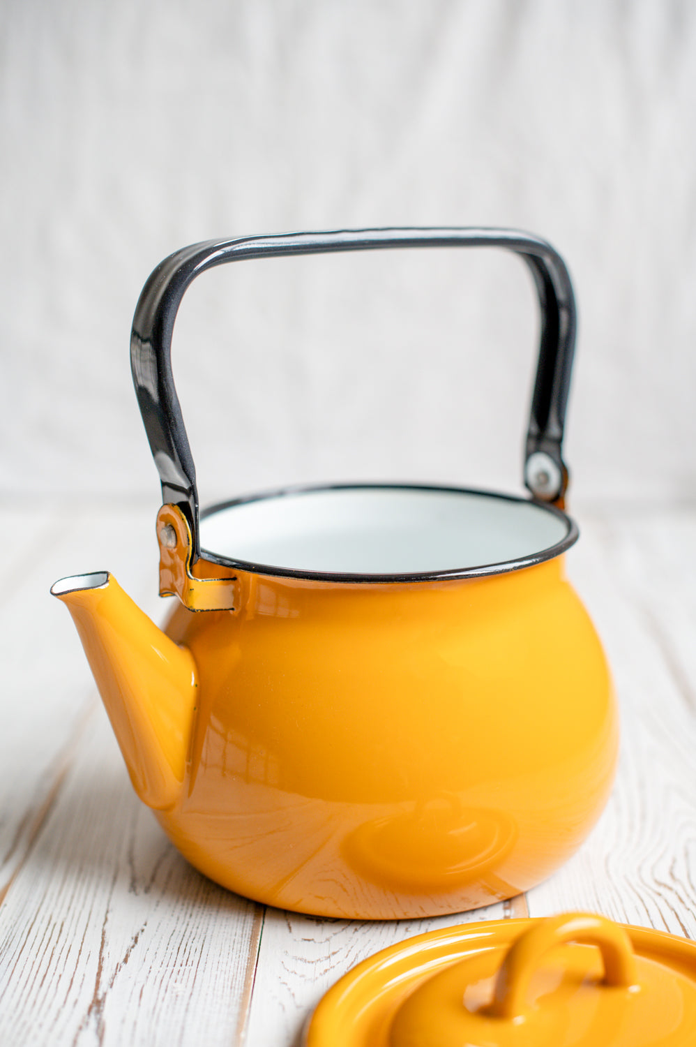 Yellow enamel kettle 2.5 liters