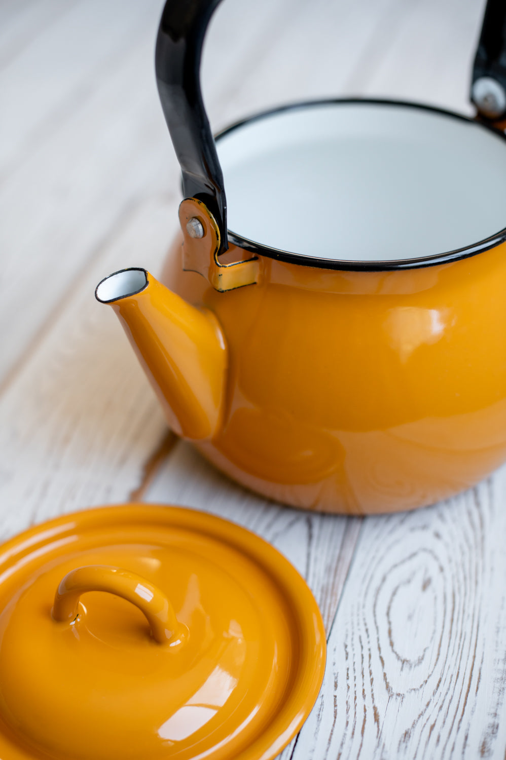 Yellow enamel kettle 2.5 liters